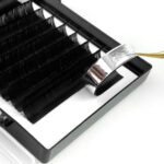 single strand classic black eyelash extensions, customizable logo, curl options available, 8–25mm manual volume lash fans, factory wholesale false eyelashes.